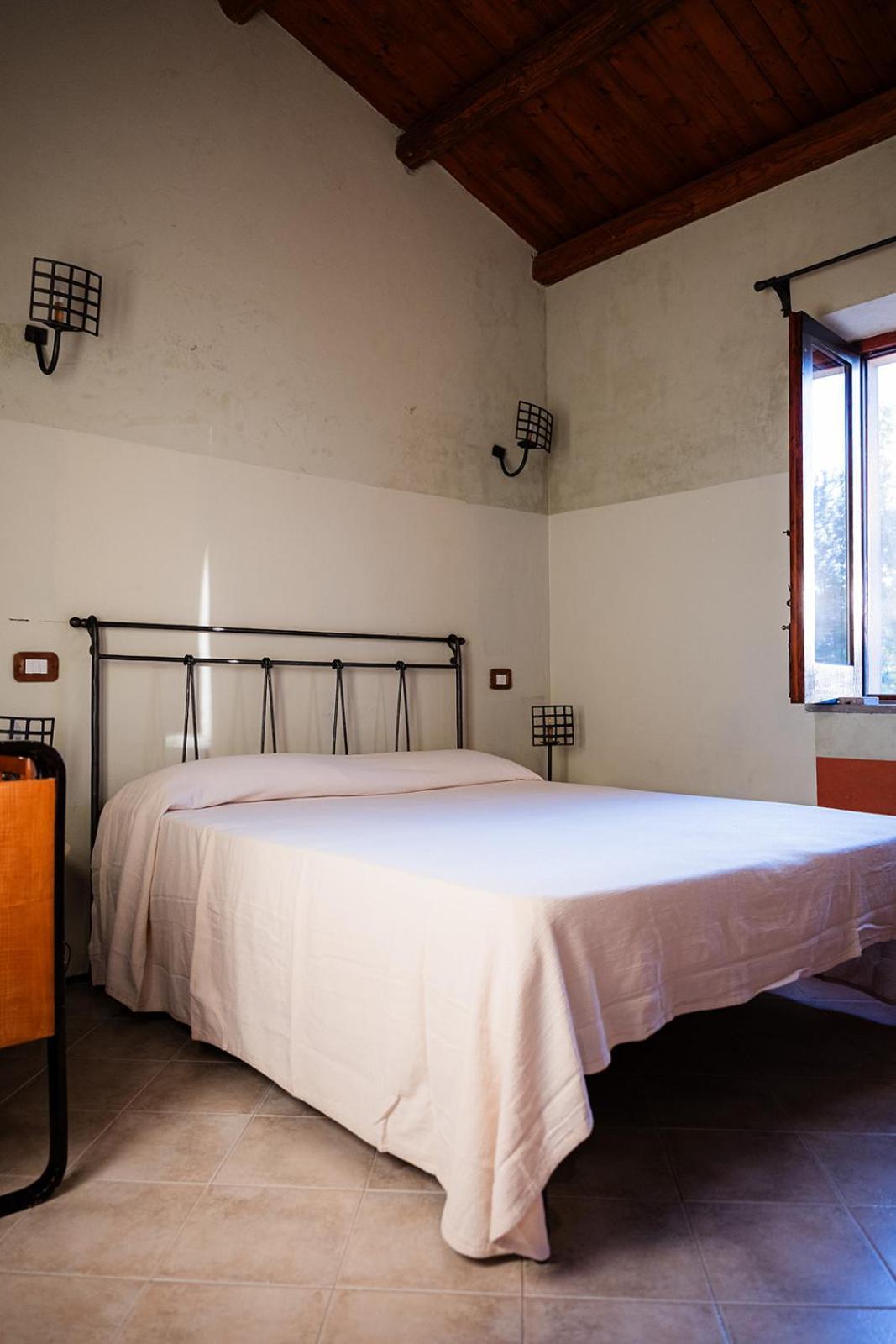 Bioagriturismo Antica Sena Milici Dış mekan fotoğraf